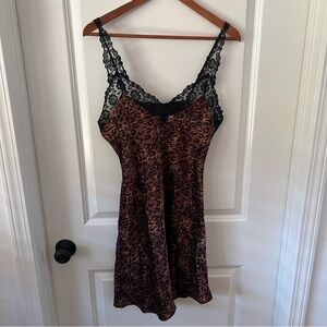 Silkscreen Leopard Print Lace Trim Chemise